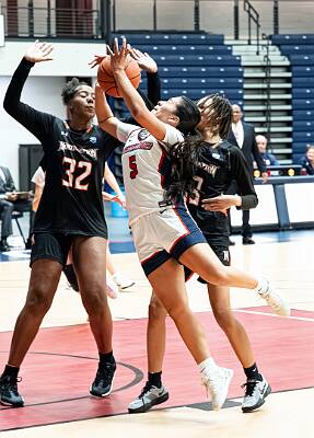 105: BrookdaleBasketball_2026-105