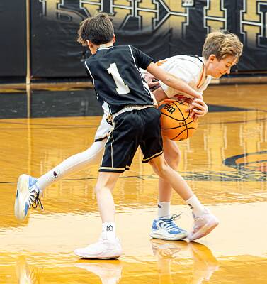 37: ptPleasantBasketball-149