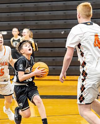 52: ptPleasantBasketball-118