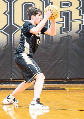 19: ptPleasantBasketball-85